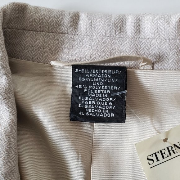 Claiborne Men's Easy Care Beige Herringbone pattern Blazer RN52003Size 36R - Picture 11 of 13